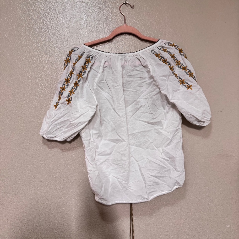 LUCKY BRAND Embroidered White Blouse with Gold Accents - Picture 6 of 7